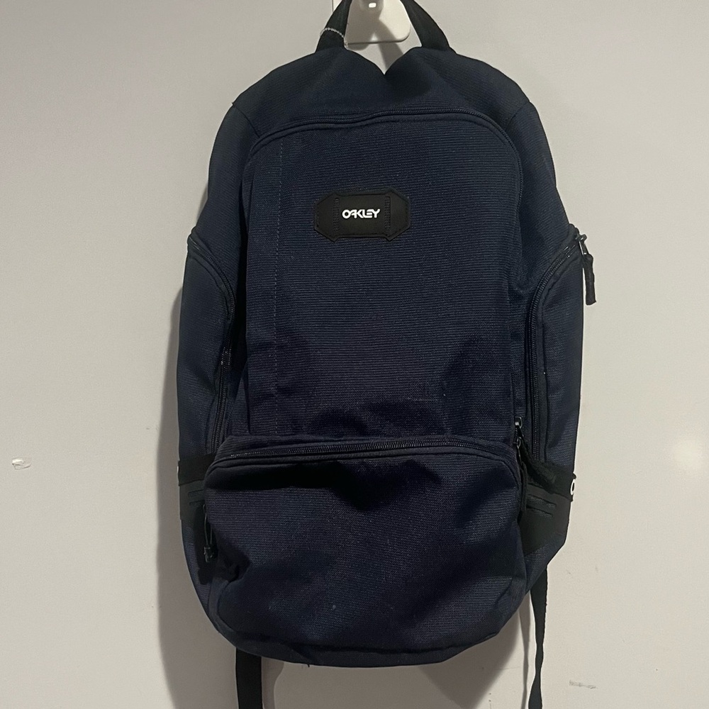 Oakley Backpack Black 18" Outdoor Hiking Gym Nylon Bag